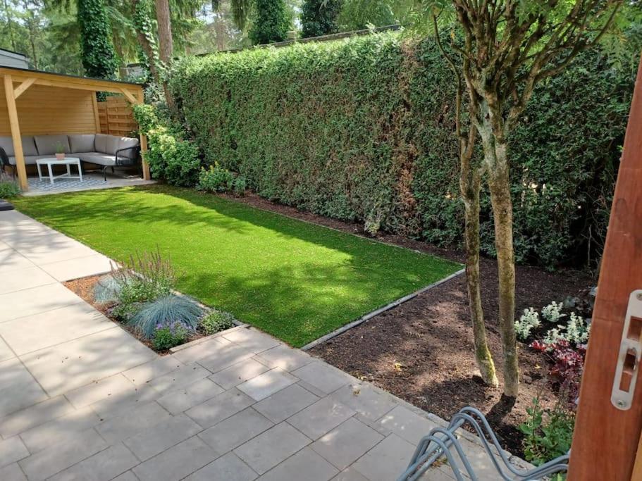 Boshuis Met Grote Tuin I Vakantiepark Met Zwembad Hoenderloo Exterior photo