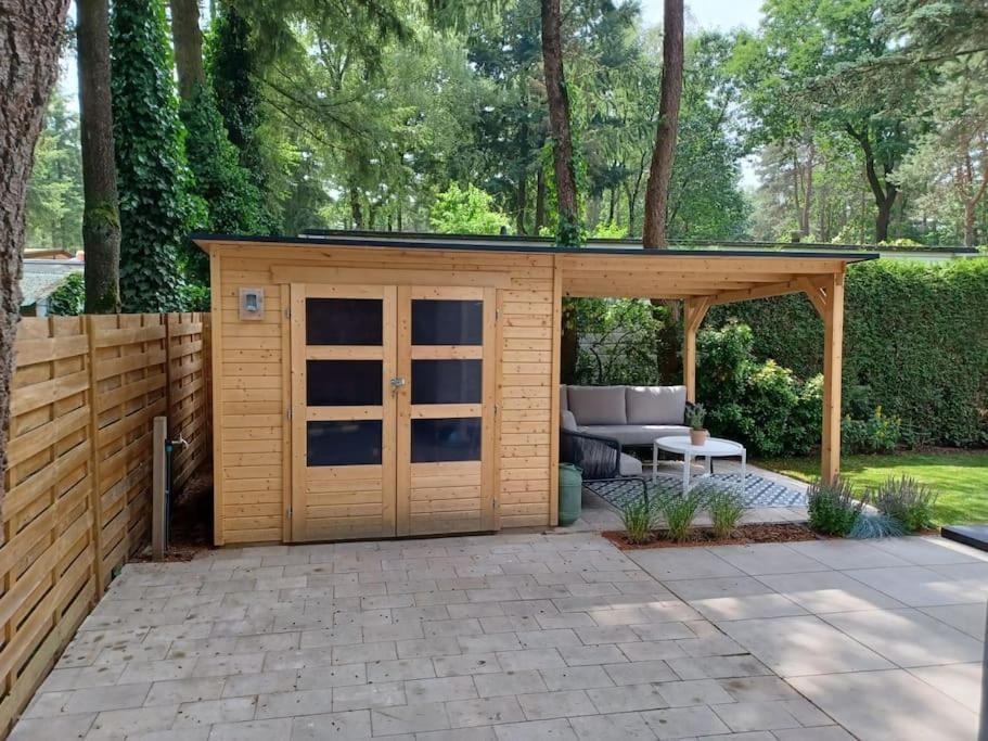 Boshuis Met Grote Tuin I Vakantiepark Met Zwembad Hoenderloo Exterior photo